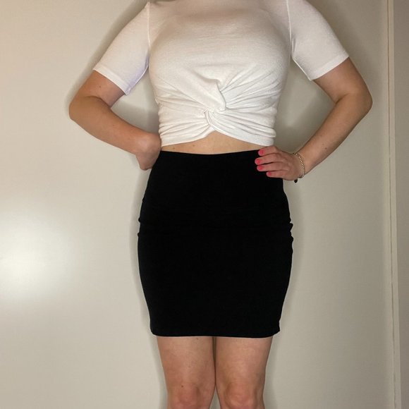 🎉 2 Time🌹HP🌹TNA Mini Stretch Skirt - Picture 4 of 5